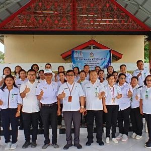 Melaksanakan Pelayanan dan Mendampingi Bupati dan Wakil Bupati  berkantor di Desa