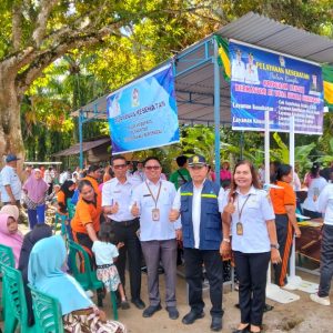 Melaksanakan Pelayanan dan Mendampingi Bupati/Wakil Bupati berkantor di Desa Meranti Timur.