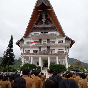 Apel Gabungan di Depan Kantor Bupati