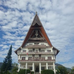 Apel Gabungan di Depan Kantor Bupati Kabupaten Toba Apel Gabungan di Depan Kantor Bupati Kabupaten Toba