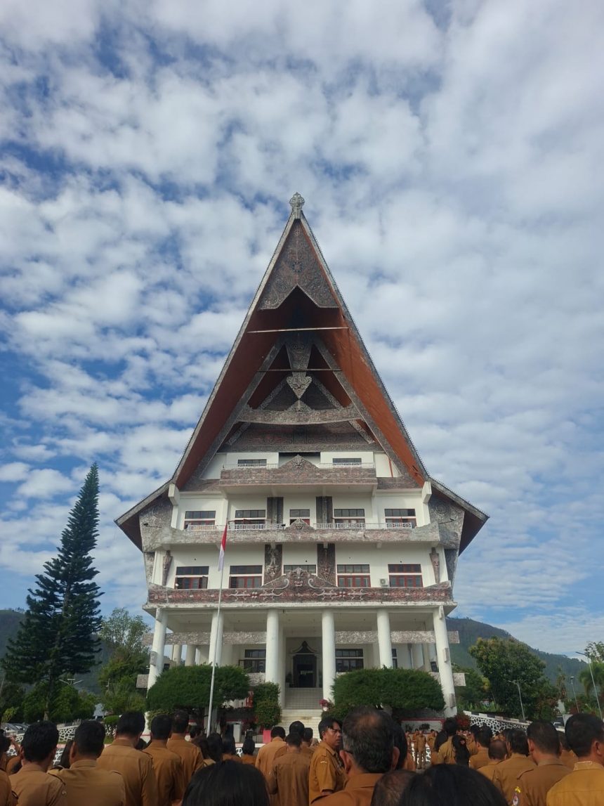 Apel Gabungan di Depan Kantor Bupati Kabupaten Toba