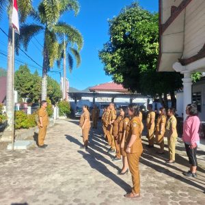 Apel Pagi di Lingkungan Dinas Kesehatan Kabupaten Toba Apel Pagi di Lingkungan Dinas Kesehatan Kabupaten Toba